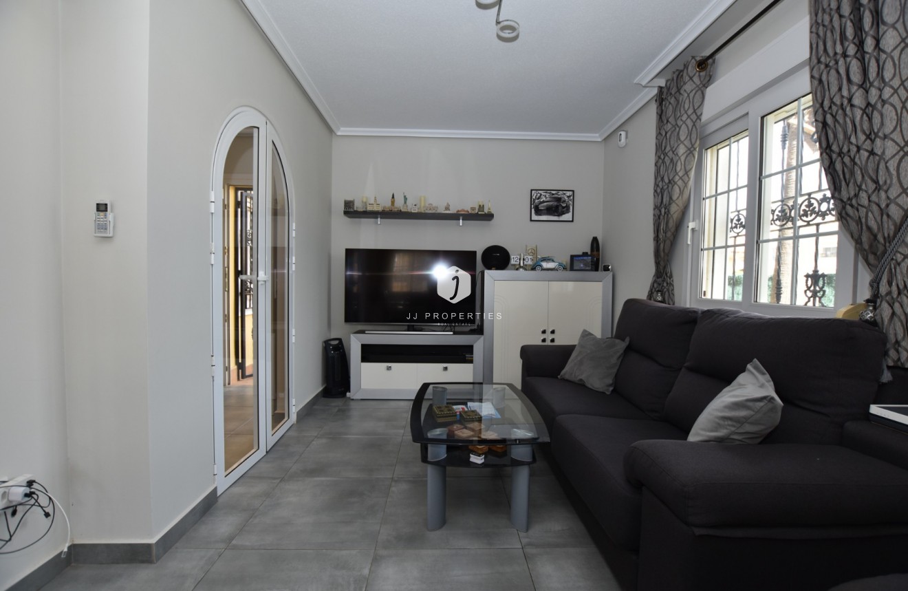 Resale - Villa -
Orihuela Costa - Costa Blanca