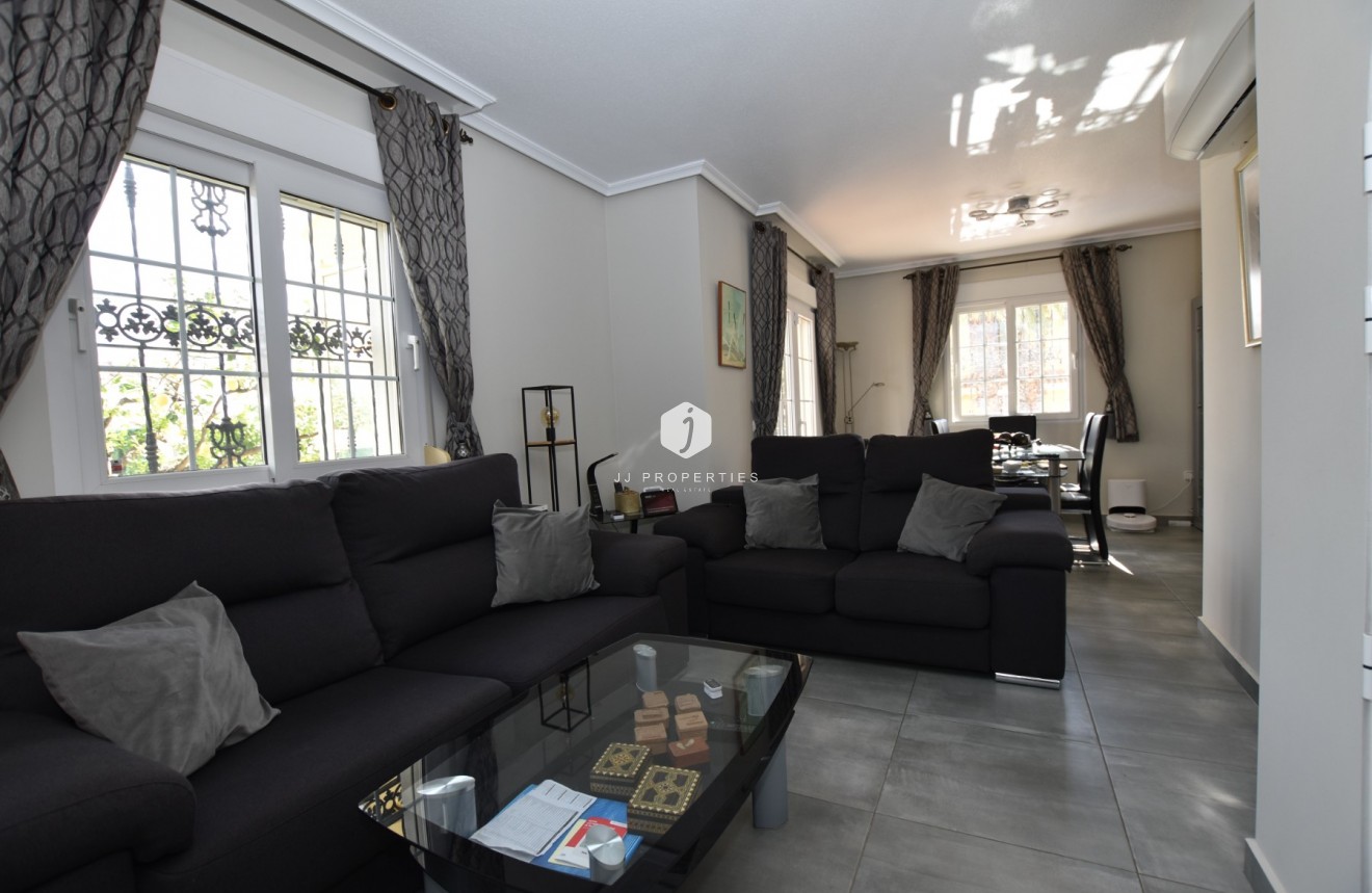 Resale - Villa -
Orihuela Costa - Costa Blanca