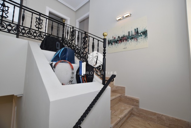 Resale - Villa -
Orihuela Costa - Costa Blanca