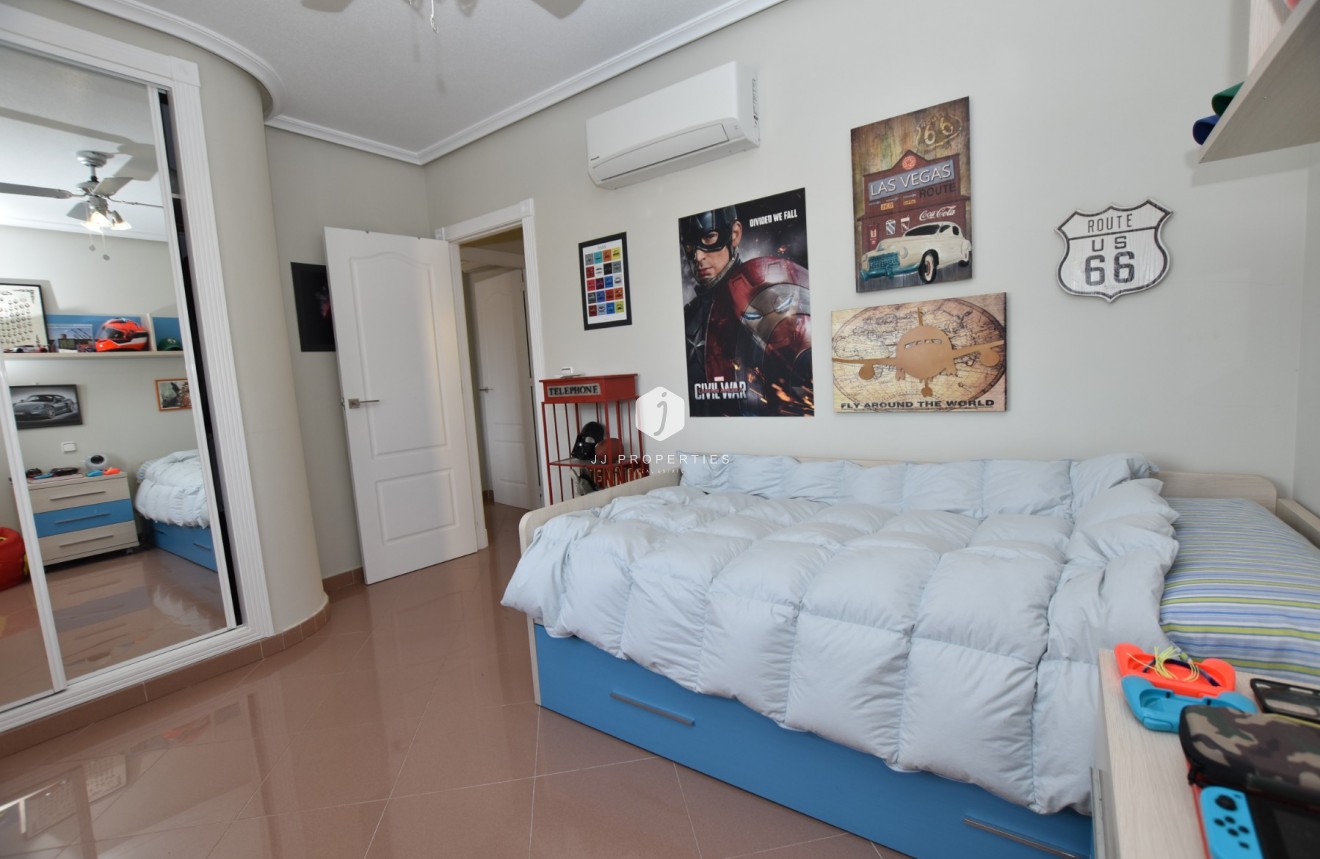 Resale - Villa -
Orihuela Costa - Costa Blanca