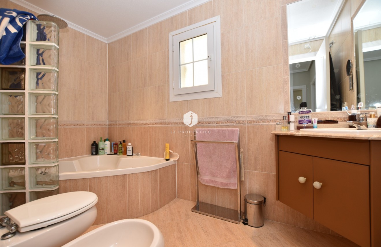 Resale - Villa -
Orihuela Costa - Costa Blanca