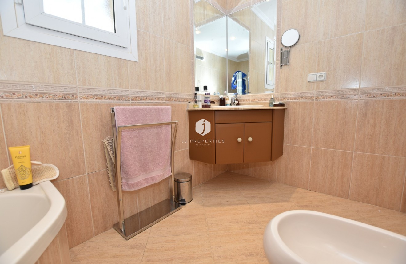 Resale - Villa -
Orihuela Costa - Costa Blanca