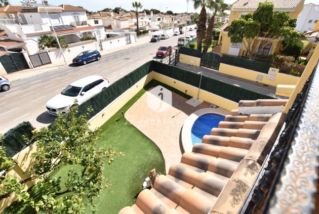 Resale - Villa -
Orihuela Costa - Costa Blanca