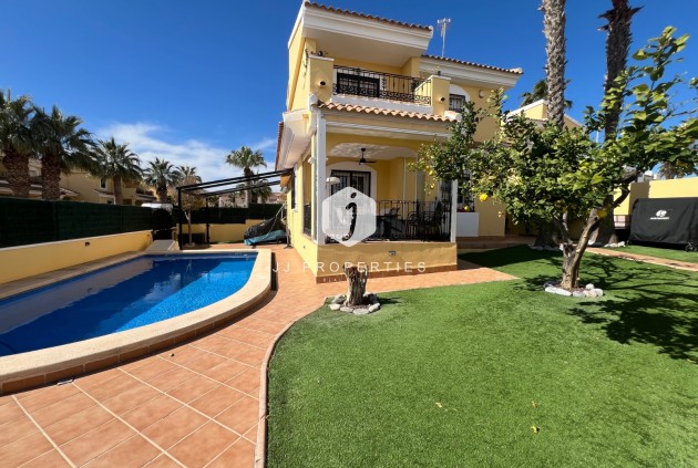 Resale - Villa -
Orihuela Costa - Costa Blanca