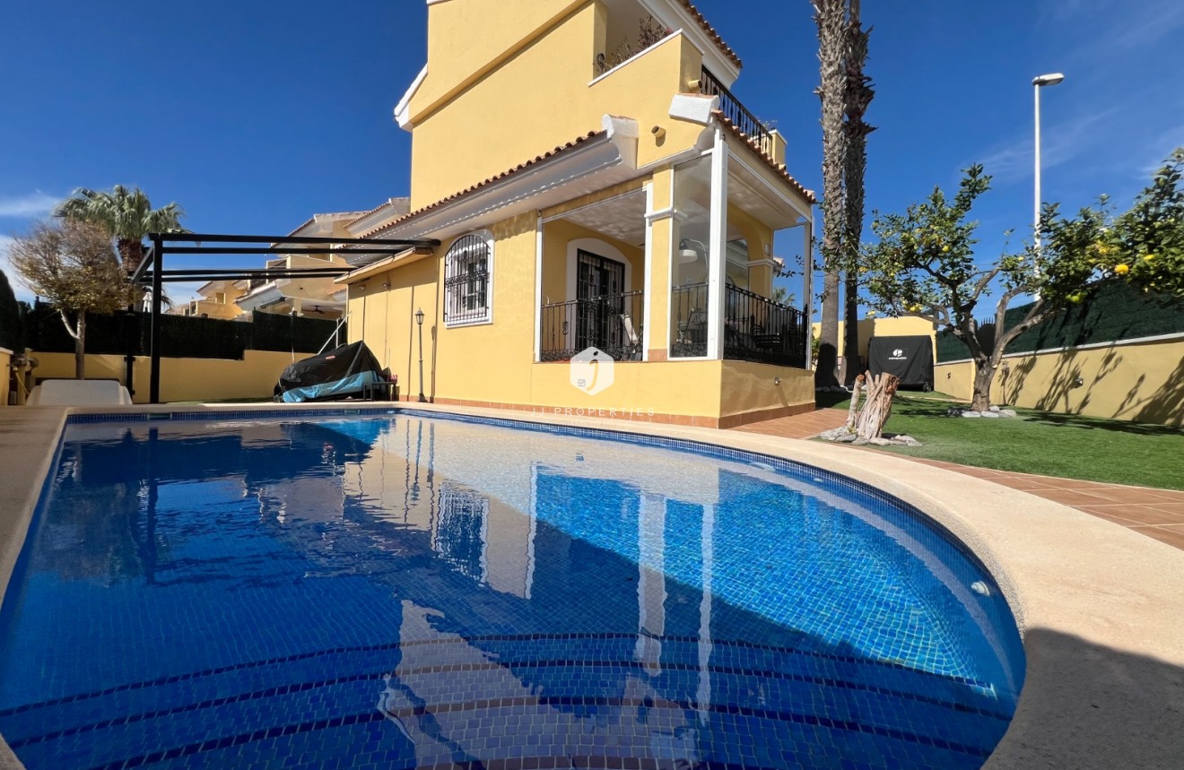 Resale - Villa -
Orihuela Costa - Costa Blanca