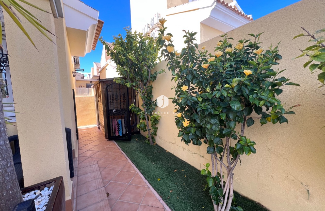 Resale - Villa -
Orihuela Costa - Costa Blanca