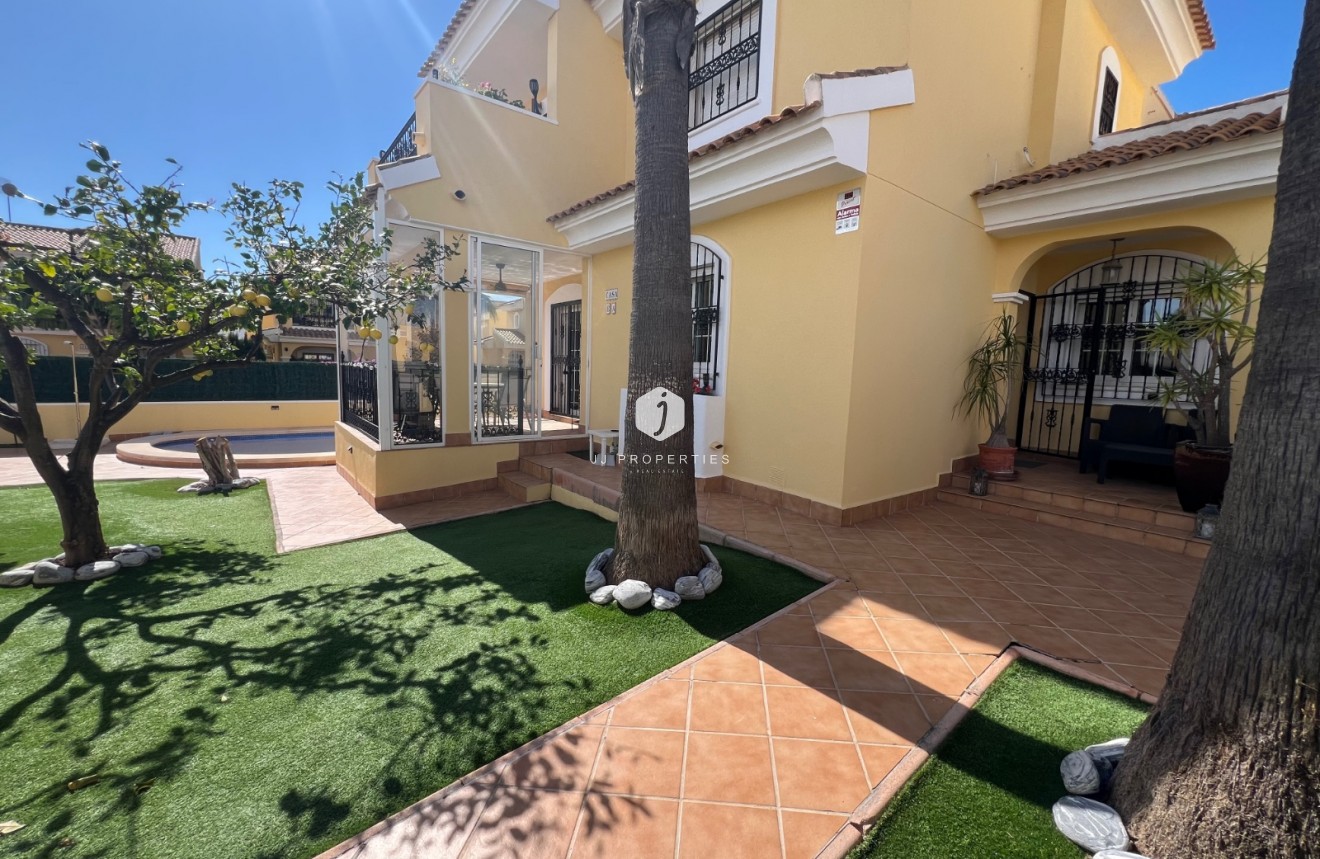 Resale - Villa -
Orihuela Costa - Costa Blanca