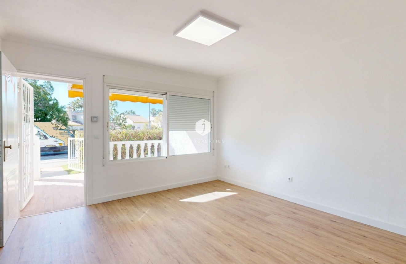 Z drugiej ręki - Mieszkanie w bloku -
Orihuela Costa - Costa Blanca