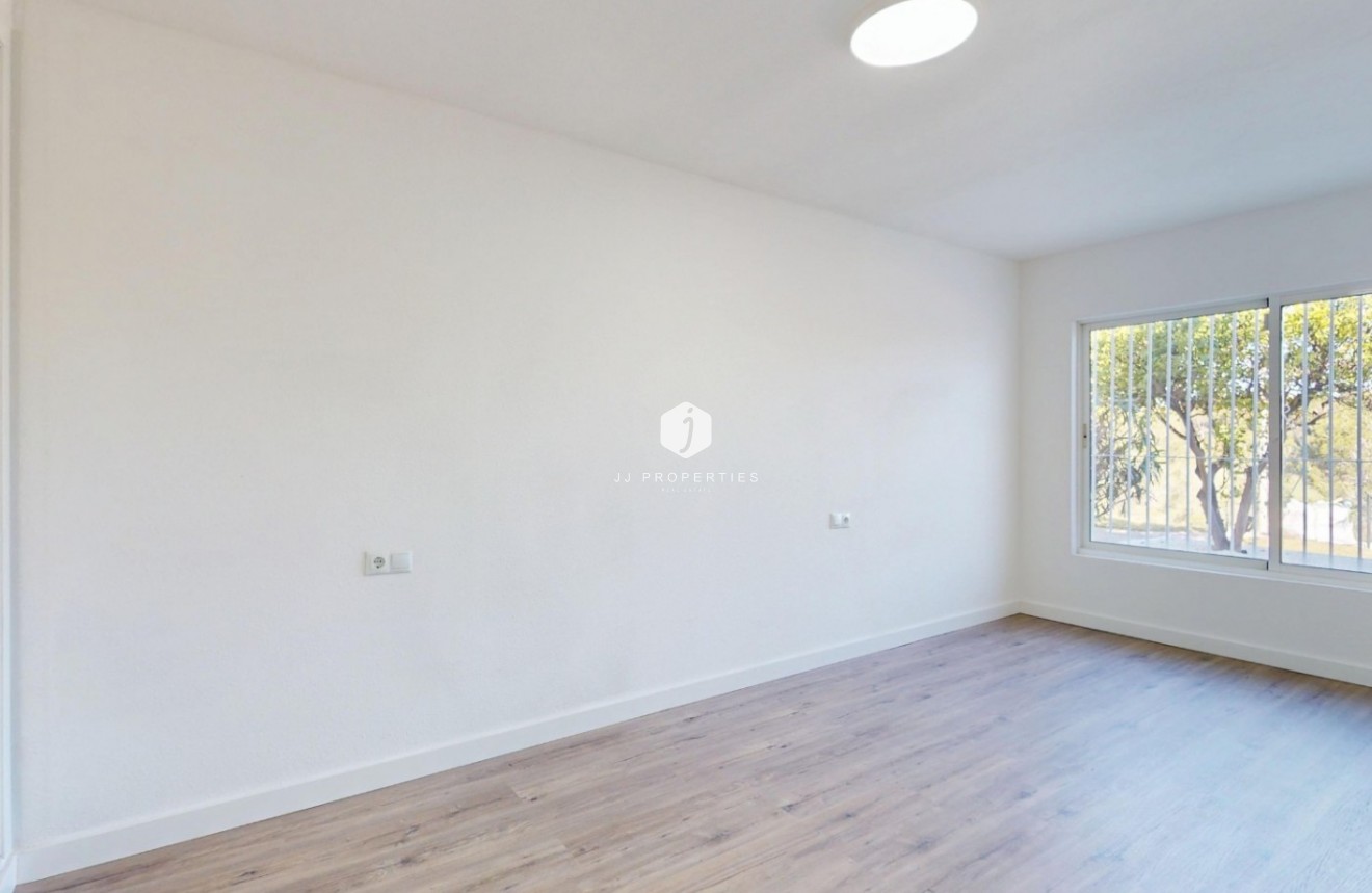 Z drugiej ręki - Mieszkanie w bloku -
Orihuela Costa - Costa Blanca