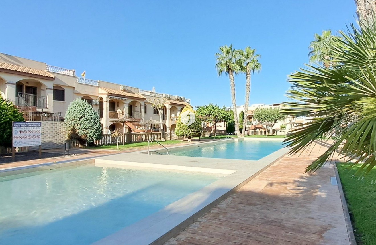 Resale - Apartment / flat -
Torrevieja - Parque Acuático - Sector 25