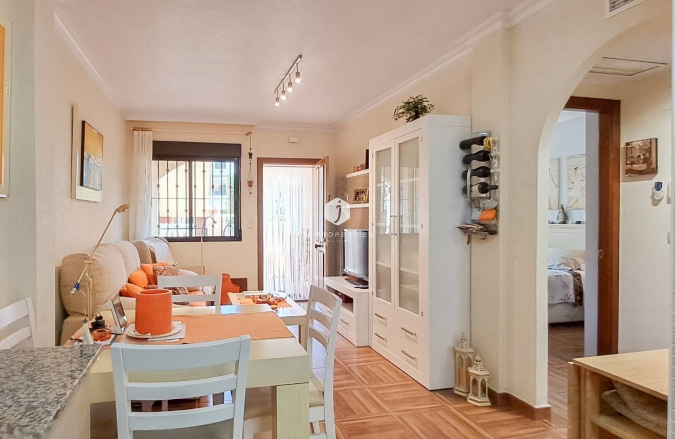 Resale - Apartment / flat -
Torrevieja - Parque Acuático - Sector 25