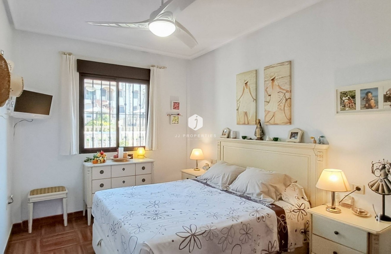 Resale - Apartment / flat -
Torrevieja - Parque Acuático - Sector 25