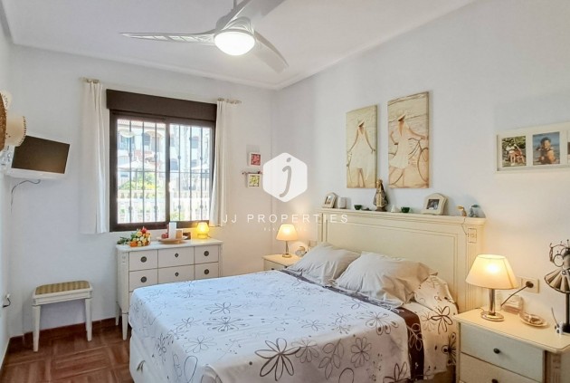 Resale - Apartment / flat -
Torrevieja - Parque Acuático - Sector 25