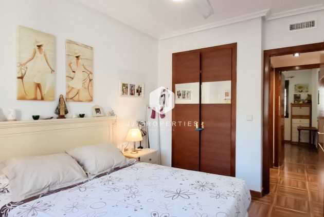 Resale - Apartment / flat -
Torrevieja - Parque Acuático - Sector 25