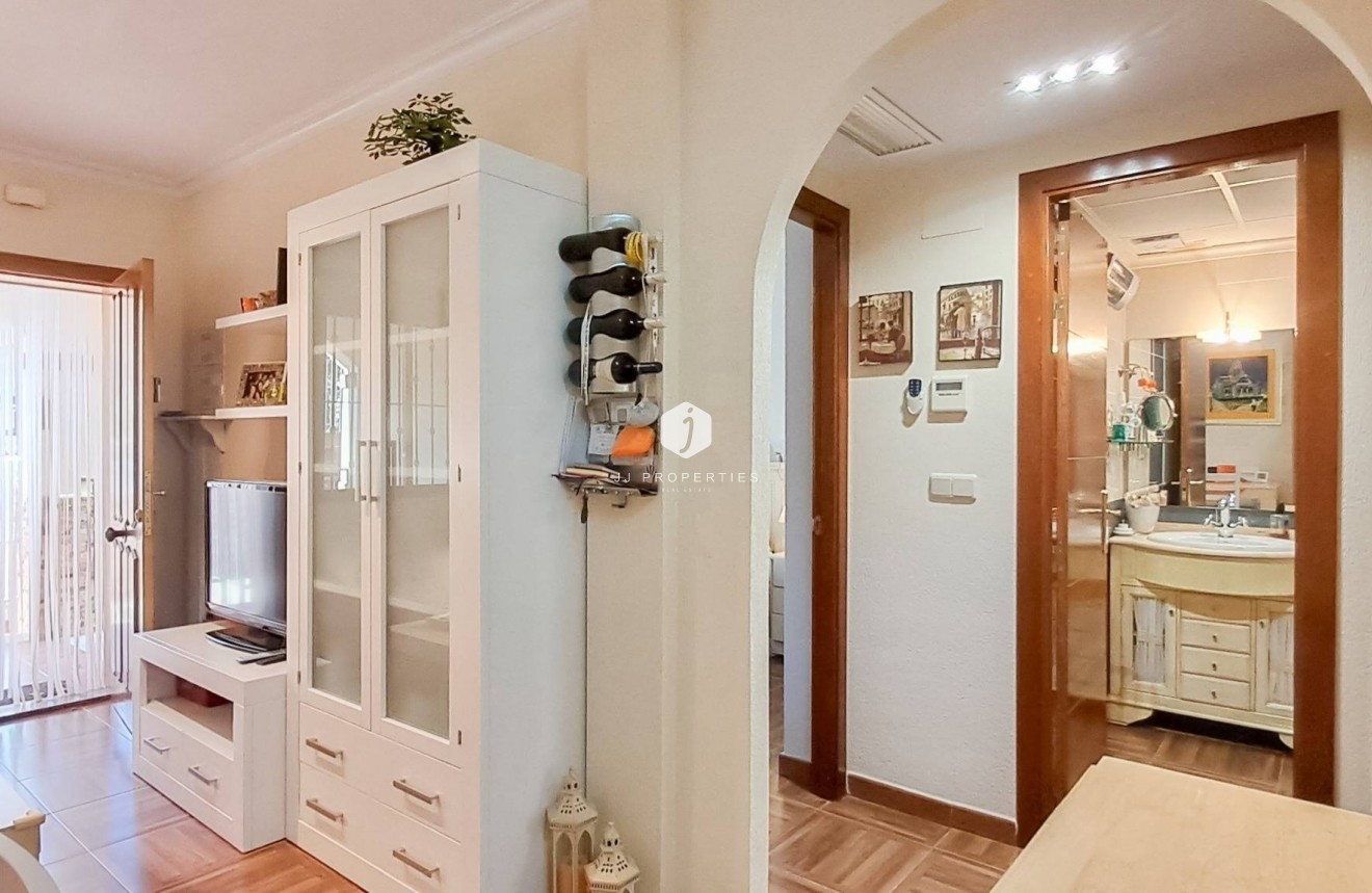 Resale - Apartment / flat -
Torrevieja - Parque Acuático - Sector 25