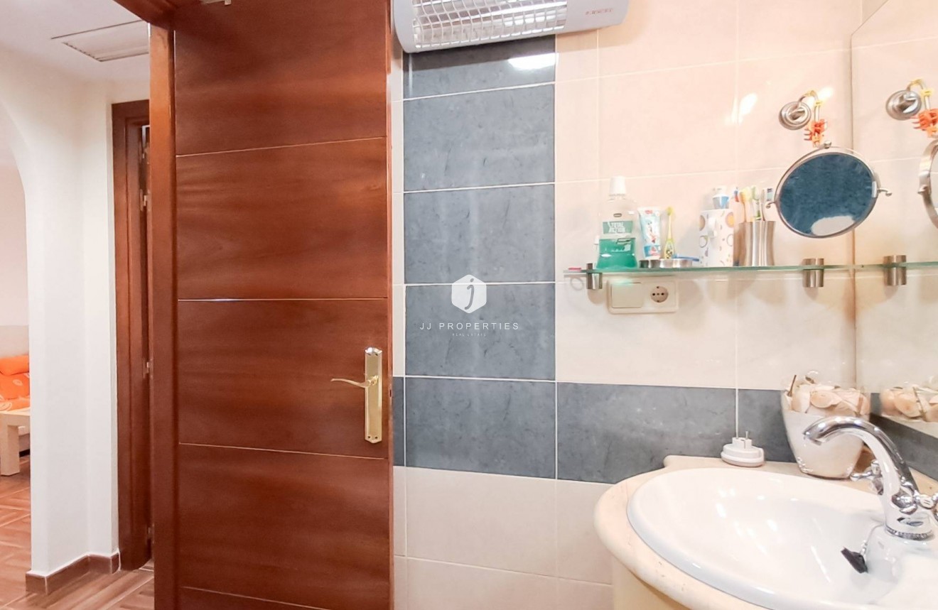 Resale - Apartment / flat -
Torrevieja - Parque Acuático - Sector 25