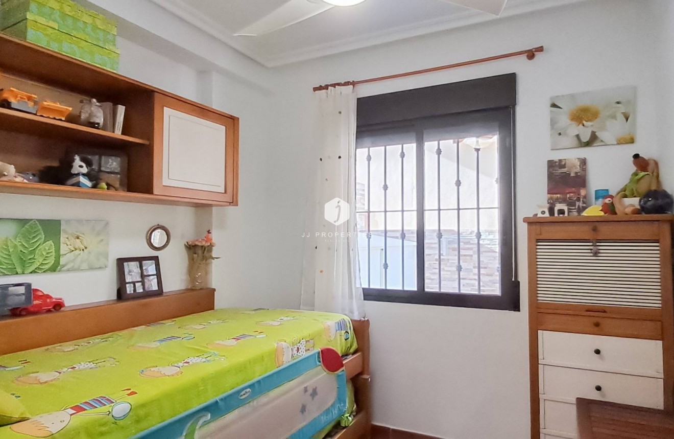 Resale - Apartment / flat -
Torrevieja - Parque Acuático - Sector 25