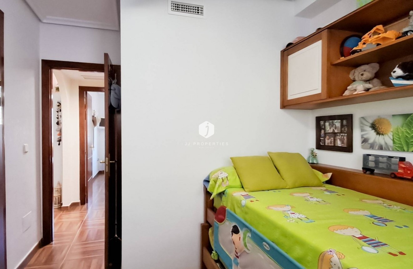 Resale - Apartment / flat -
Torrevieja - Parque Acuático - Sector 25