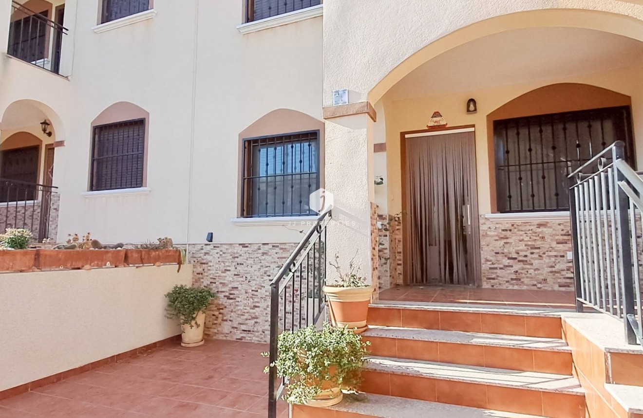 Resale - Apartment / flat -
Torrevieja - Parque Acuático - Sector 25