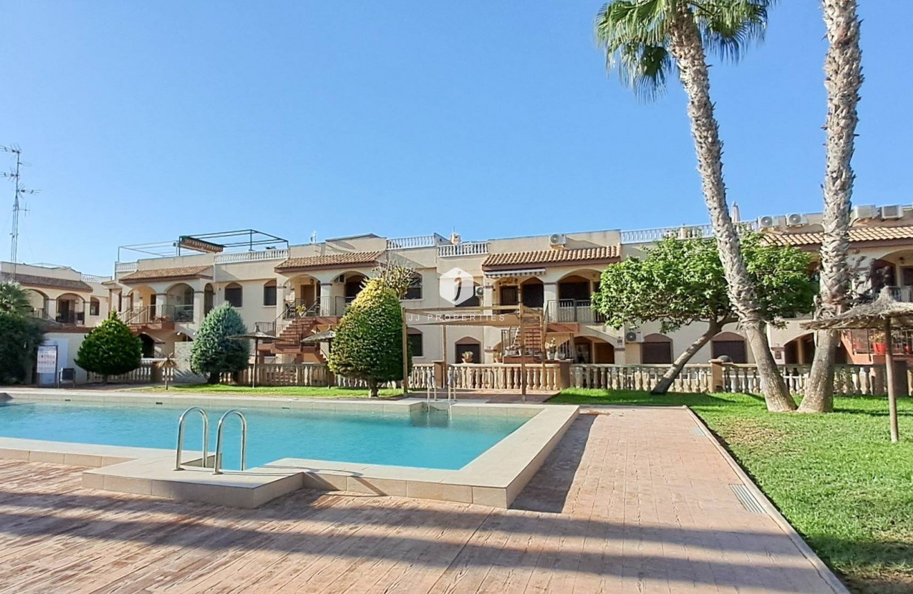 Resale - Apartment / flat -
Torrevieja - Parque Acuático - Sector 25