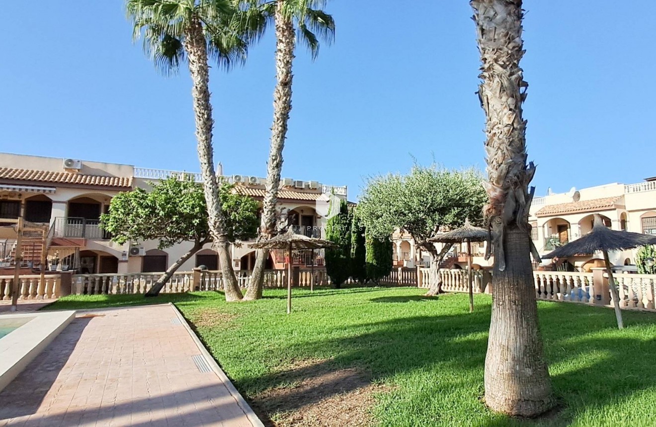 Resale - Apartment / flat -
Torrevieja - Parque Acuático - Sector 25