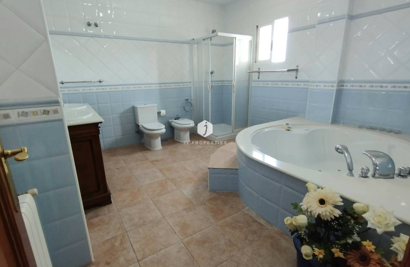 D'occasion - Villa -
Torrevieja - La Siesta - El Salado - Torreta