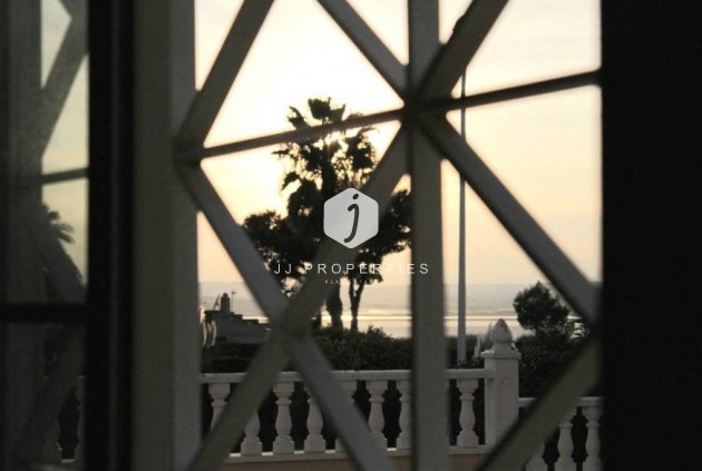 D'occasion - Villa -
Torrevieja - La Siesta - El Salado - Torreta