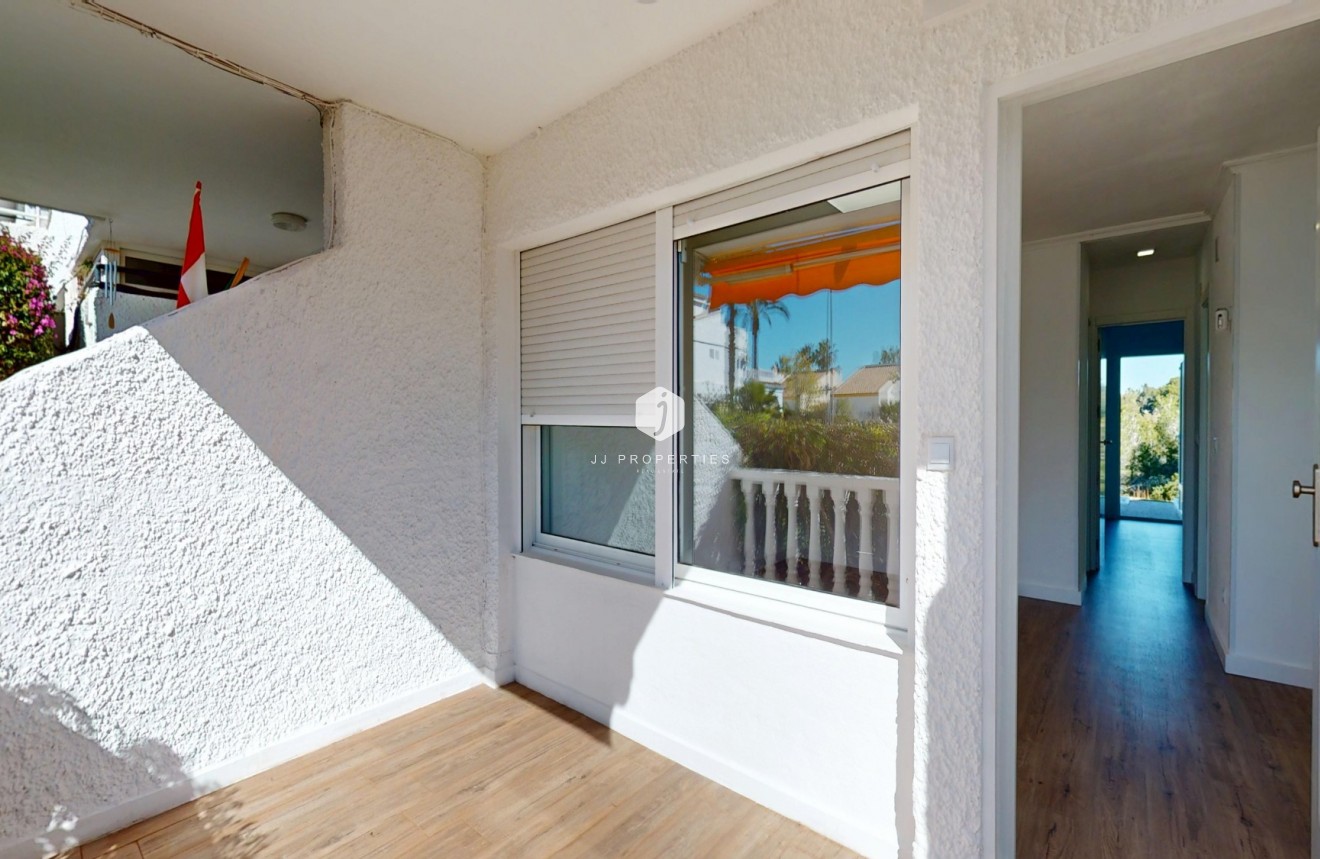 Resale - Bungalow -
Orihuela Costa - Costa Blanca