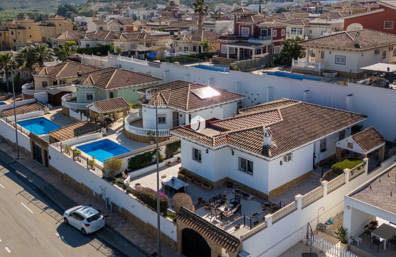 Resale - Villa -
Bigastro - Inland