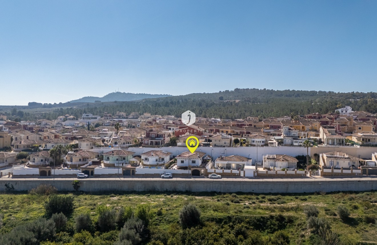 Resale - Villa -
Bigastro - Inland