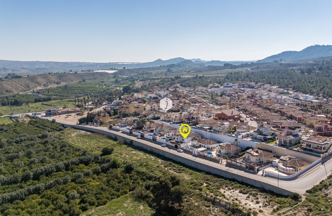 Resale - Villa -
Bigastro - Inland