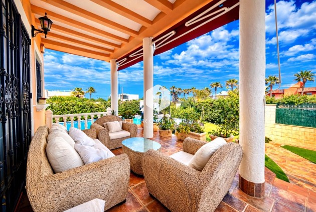 Resale - Villa -
La Mata - Costa Blanca