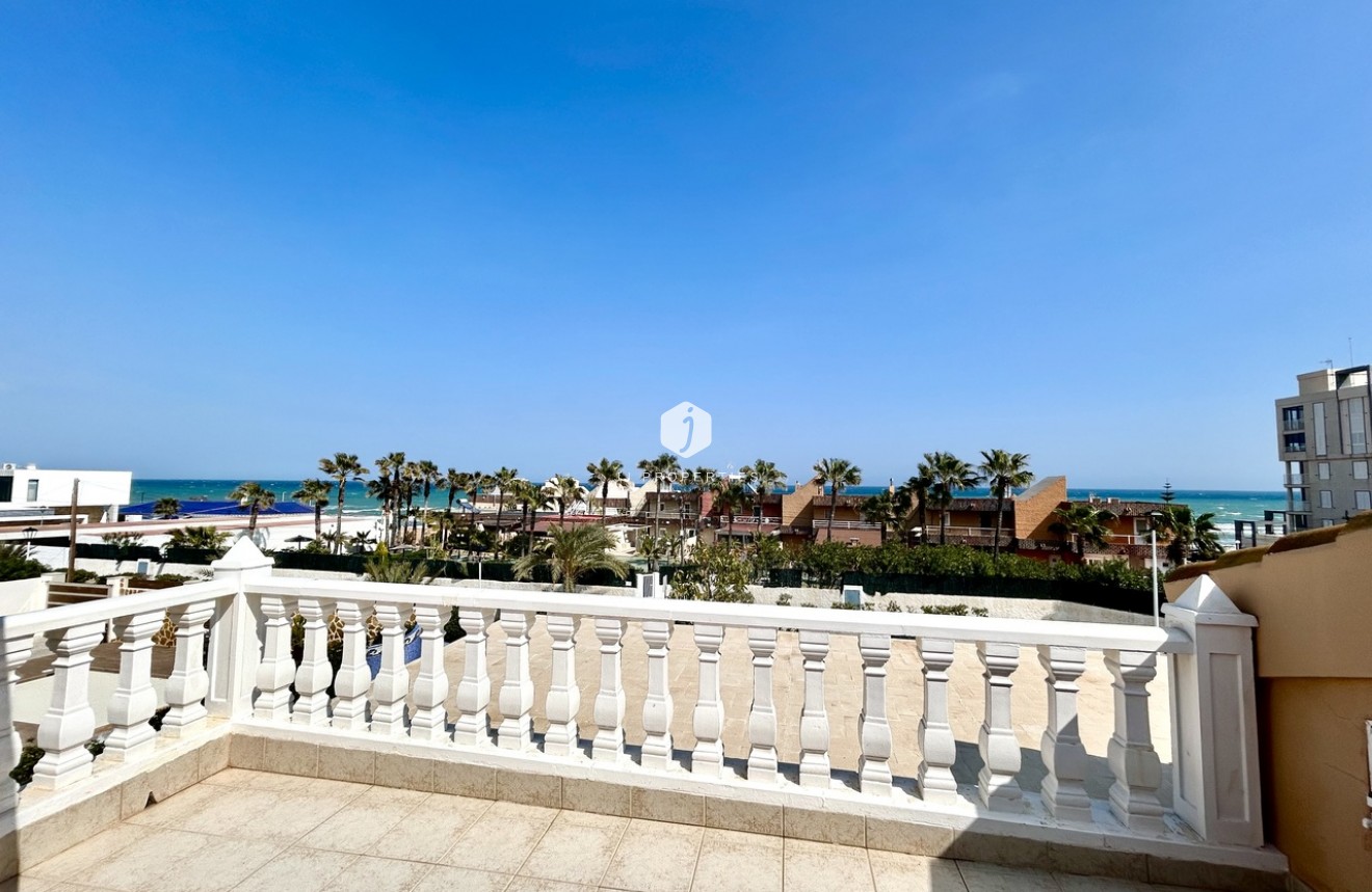 Resale - Villa -
La Mata - Costa Blanca