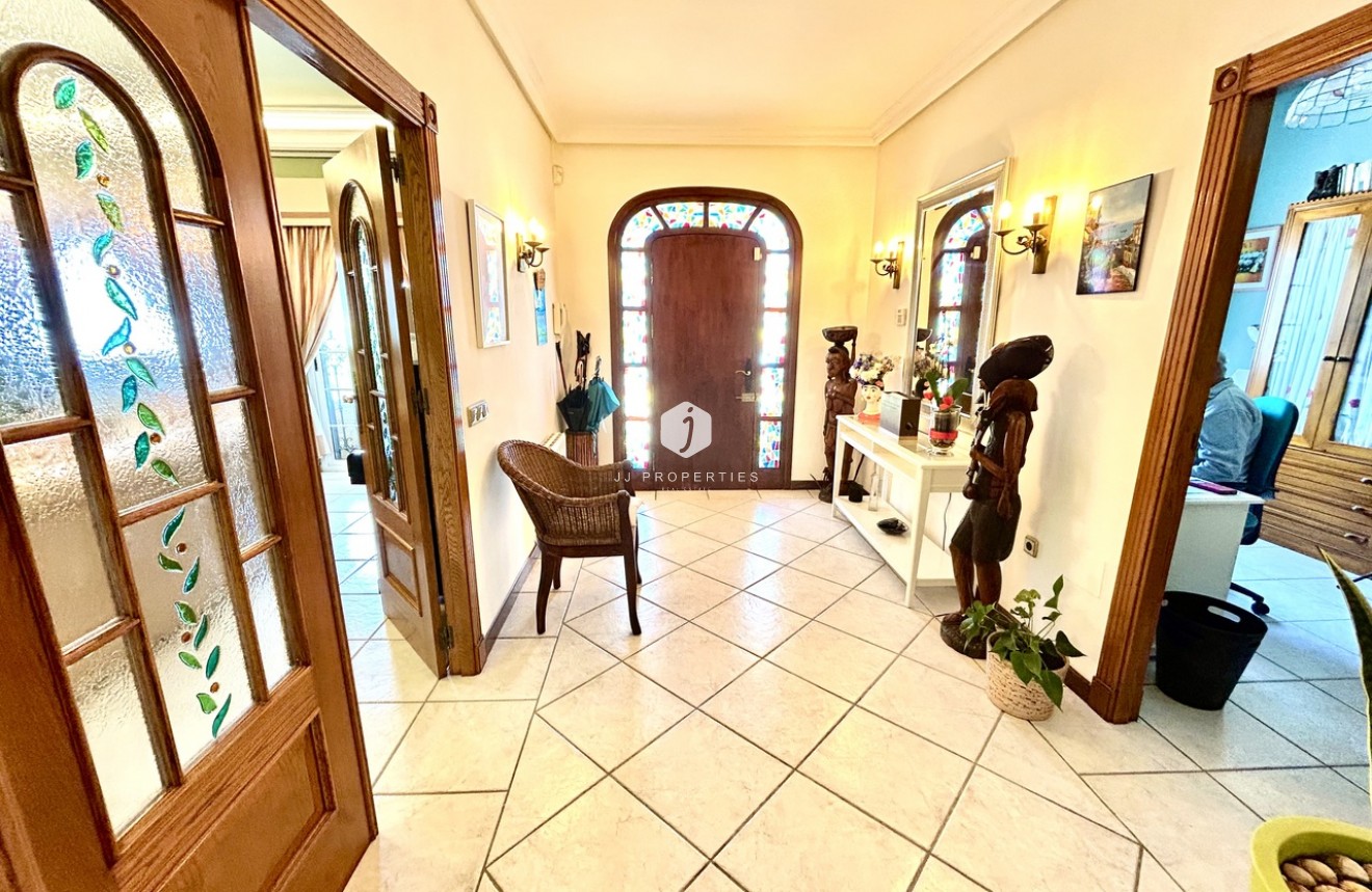 Resale - Villa -
La Mata - Costa Blanca