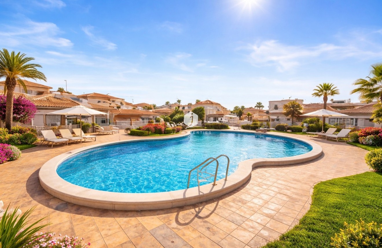 Resale - Chalet -
Playa Flamenca - Costa Blanca