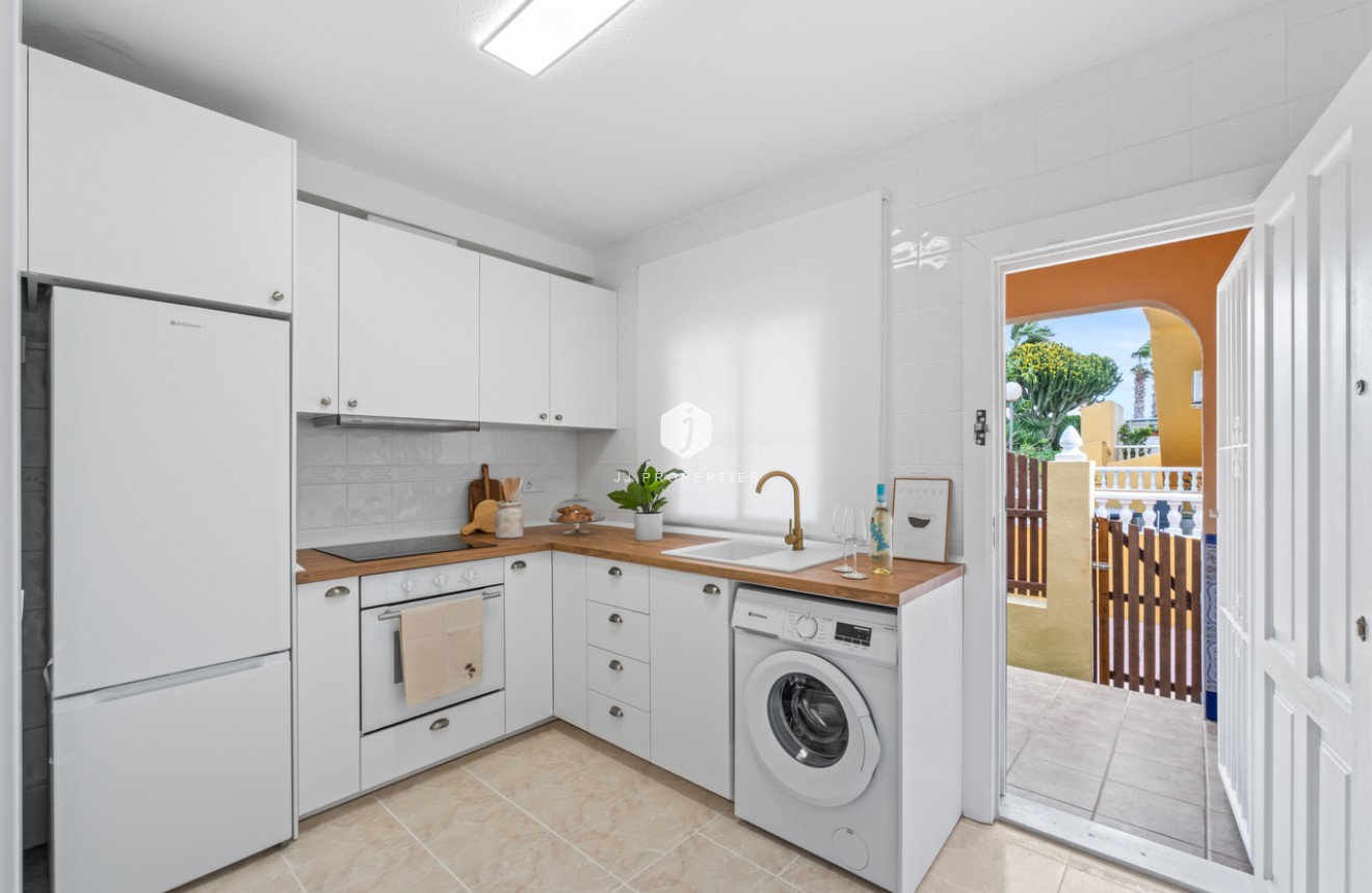 Resale - Chalet -
Playa Flamenca - Costa Blanca