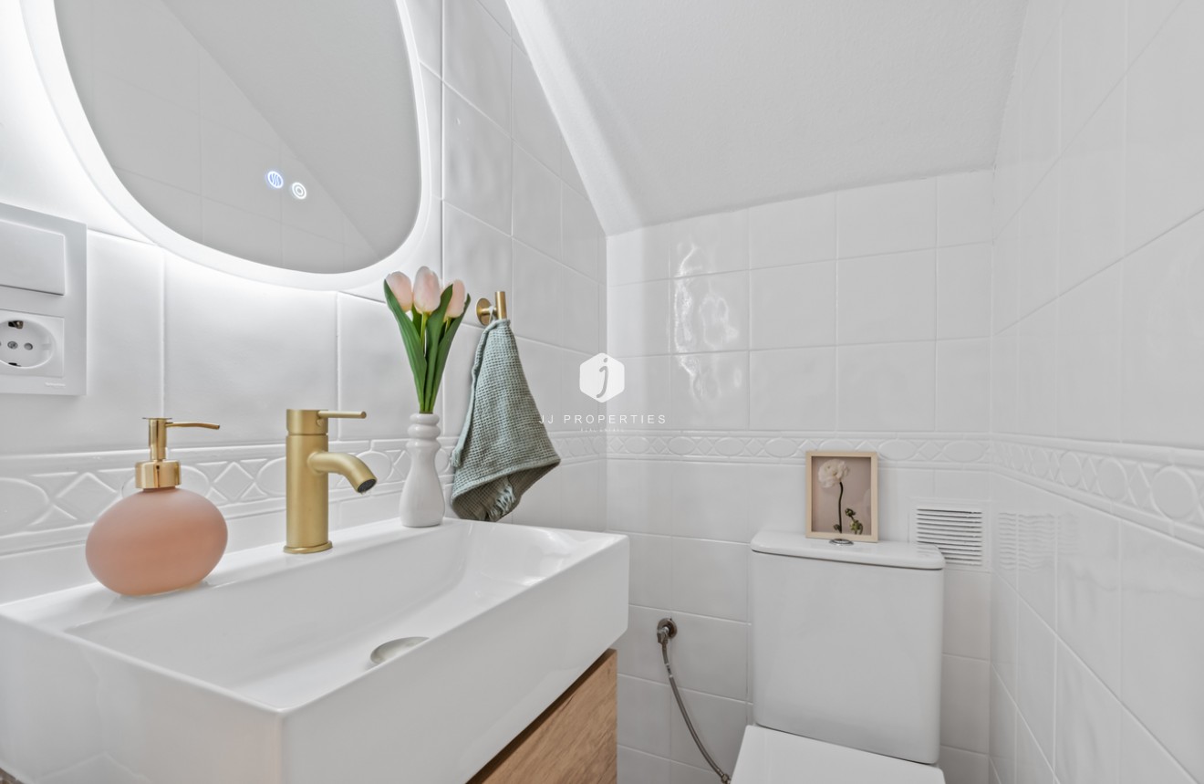 Resale - Chalet -
Playa Flamenca - Costa Blanca