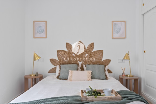 Resale - Chalet -
Playa Flamenca - Costa Blanca