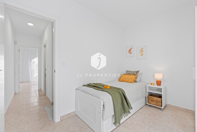 Resale - Chalet -
Playa Flamenca - Costa Blanca