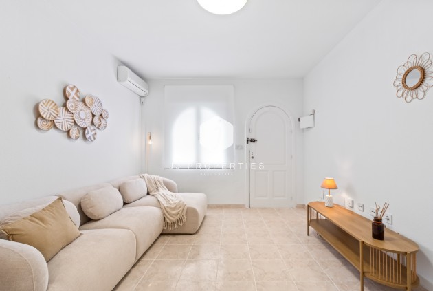 Resale - Chalet -
Playa Flamenca - Costa Blanca