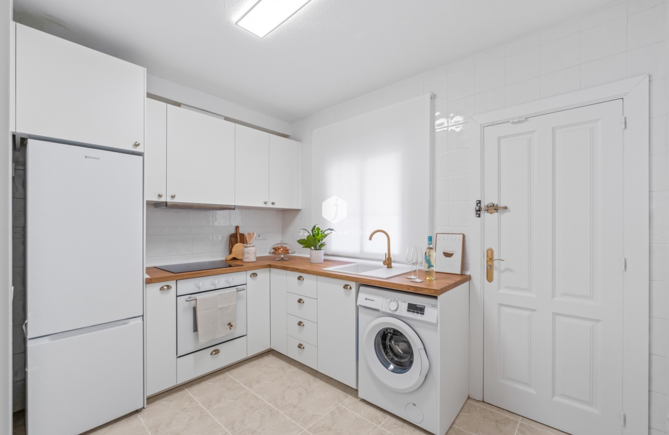 Resale - Chalet -
Playa Flamenca - Costa Blanca