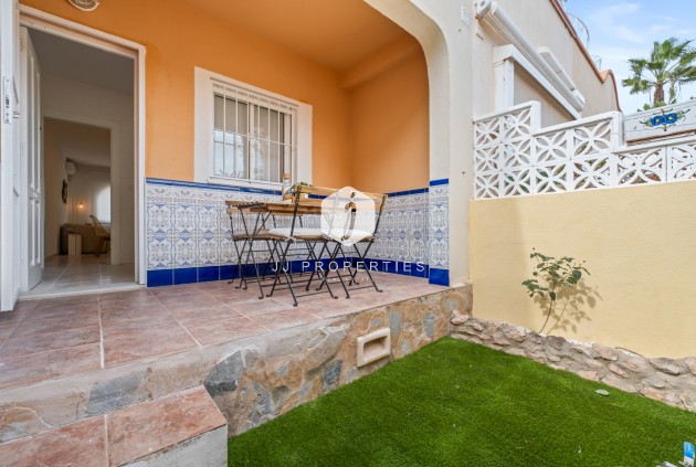 Resale - Chalet -
Playa Flamenca - Costa Blanca