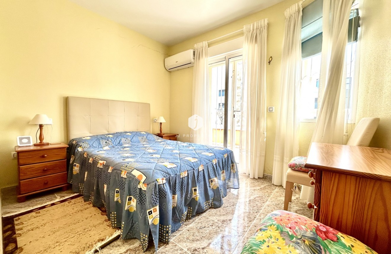 Resale - Chalet -
Cabo Roig - Costa Blanca