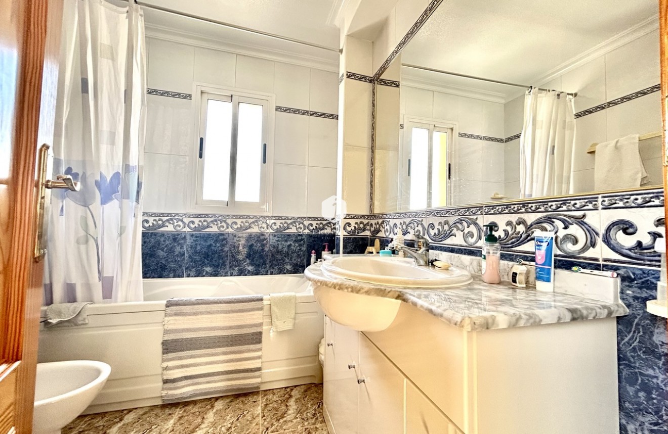 Resale - Chalet -
Cabo Roig - Costa Blanca