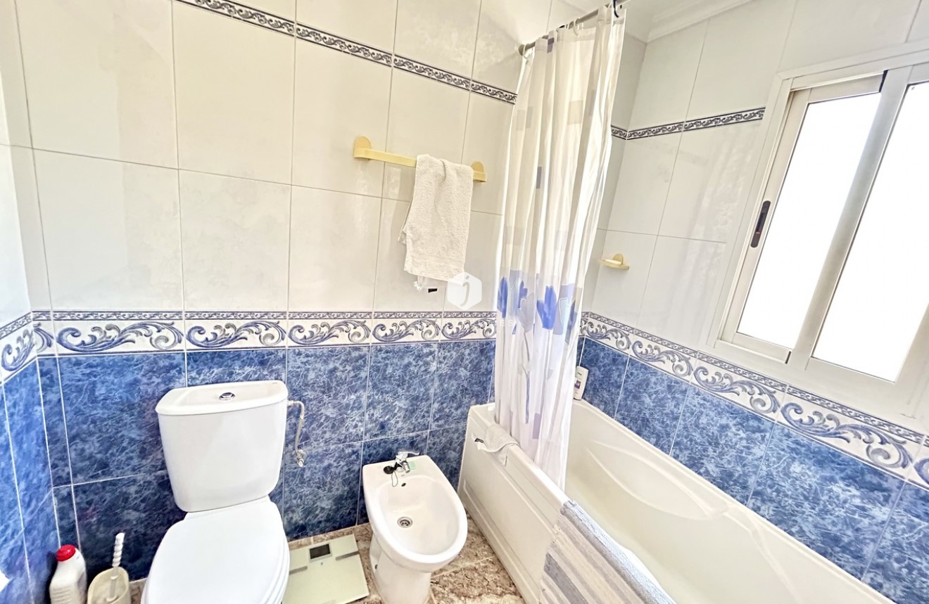 Resale - Chalet -
Cabo Roig - Costa Blanca