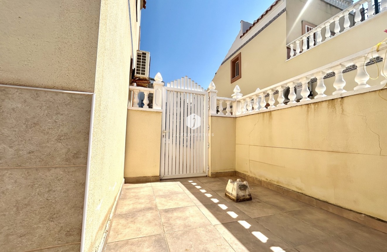 Resale - Chalet -
Cabo Roig - Costa Blanca