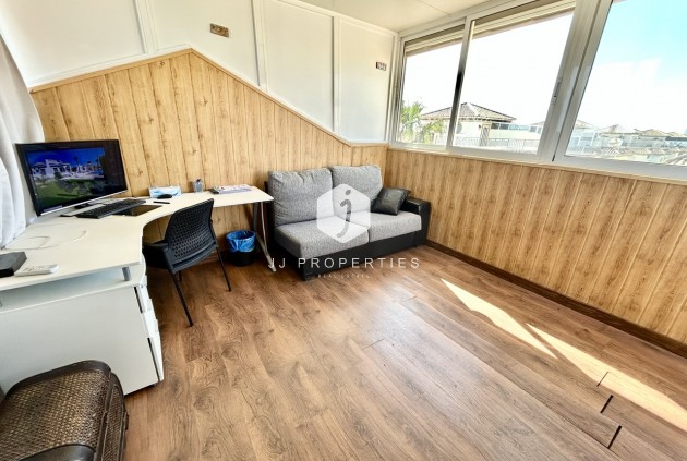 Resale - Penthouse -
Playa Flamenca - Costa Blanca