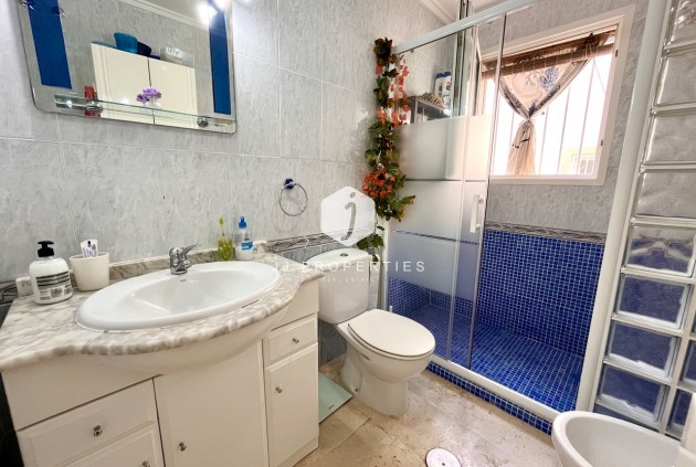 Resale - Apartment / flat -
Playa Flamenca - Costa Blanca