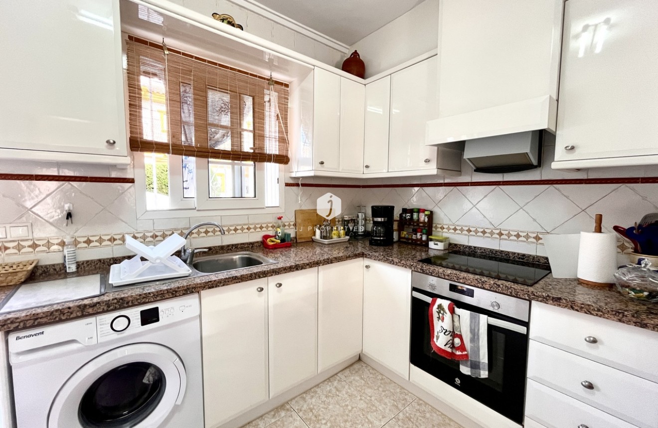 Resale - Apartment / flat -
Playa Flamenca - Costa Blanca