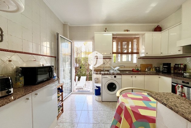 Resale - Apartment / flat -
Playa Flamenca - Costa Blanca